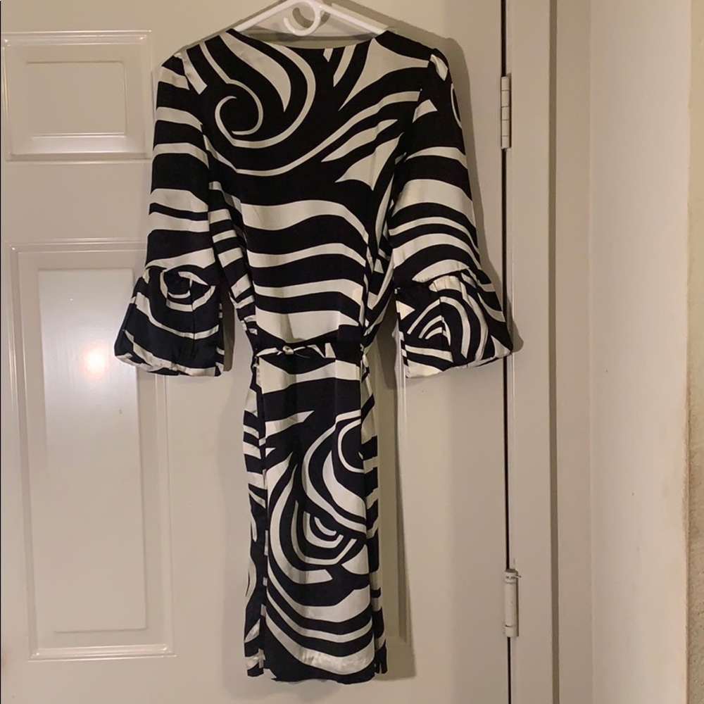 Dress - Picture 2 of 4